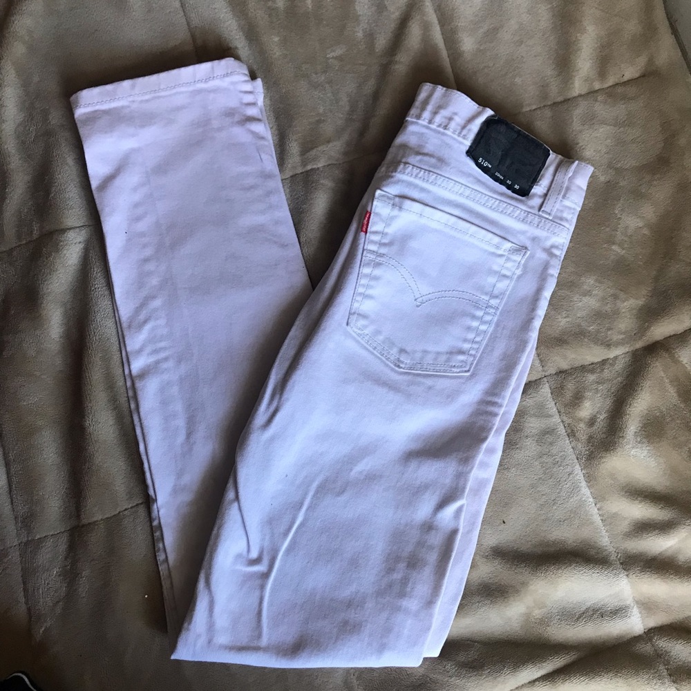 510 White Levi’s Jeans